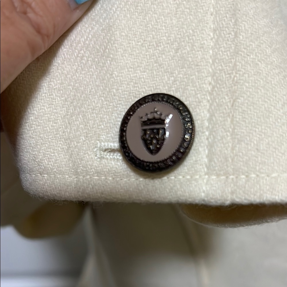 Elegant Cream Women's Blazer - Picture 6 of 11